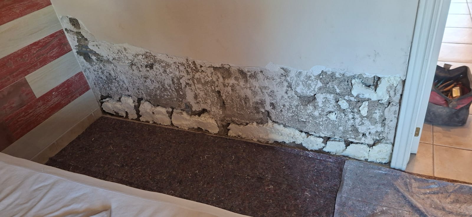 Humedad y filtraciones en vivienda de Gran Canaria - imagen 1